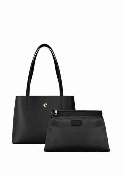 Črna usnjena torba s dolgimi ročaji in majhnim zlatim logotipom, v kombinaciji s črno torbico z zadrgo, usnjenim robom in tekstilnim telesom.