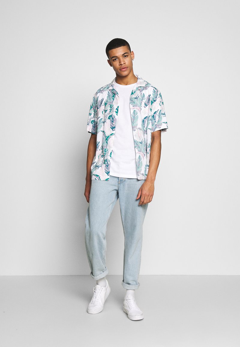 Herren T-Shirts basic | Pier One SUN MOON TEE T-Shirt print white/weiß - TI34703 Herren T-Shirts basic | Pier One SUN MOON TEE T-Shirt print white/weiß - TI34703