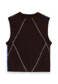 Chaleco sin mangas de color marrón oscuro con patrones de diamante en costura blanca y acentos en azul en los hombros; textura suave, material de punto.