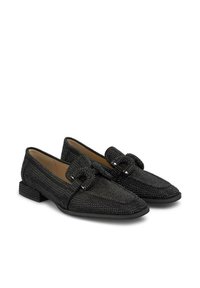 Zwarte loafers met een gestructureerd oppervlak en kleine details, een brede band aan de voorkant en een lage blokhak.