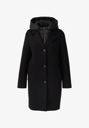 Manteau noir avec une capuche rembourrée amovible, fermeture à boutons, deux poches latérales et une coupe ajustée dans un tissu lisse et léger.