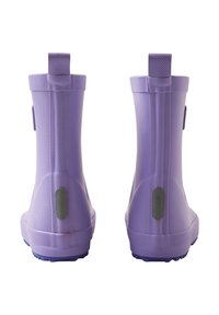 Μωβ λαστιχένιες βροχερές μπότες με ομαλή υφή, ραβδωτή πάνω άκρη και μικρό λουράκι στο πίσω μέρος. Διαθέτουν γκρι λεπτομέρειες στα πλάγια.