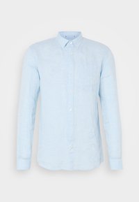 Camicia di lino azzurro chiaro con maniche lunghe, colletto a bottoni e taschino sul petto. Texture morbida e design informale.