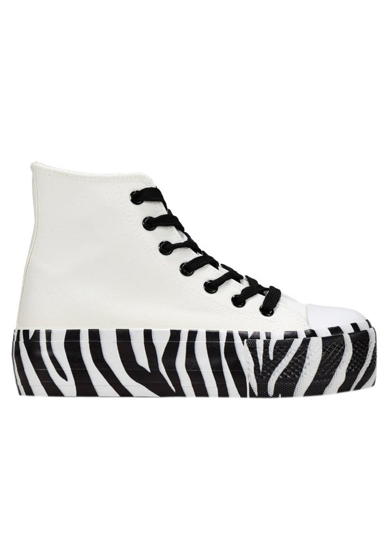 High-Top Sneaker mit einem weißen Canvas-Obermaterial, schwarzen Schnürsenkeln und einer Gummi-Außensohle in Zebra-Streifen schwarz-weiß. Mit einer abgerundeten Zehenpartie.