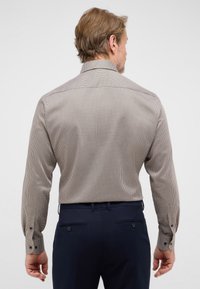 Eterna BAUMWOLLHEMD - MODERN FIT - Hemd - dunkelbraun