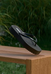 Sélectionné, black