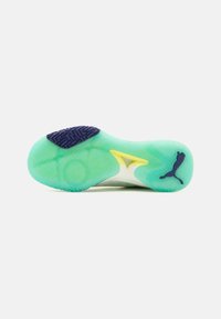 Puma ACCELERATE NITRO SQD W+ - Handbalschoenen - white/electric peppermint/fizzy apple