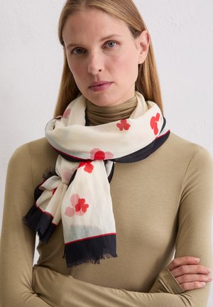 Kwiatowy szal z czerwonymi i różowymi kwiatami na kremowym tle, z granatową obwódką i frędzlami na krawędziach. Lekki, miękki materiał.