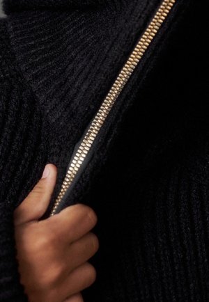 Next, Robe pull - black