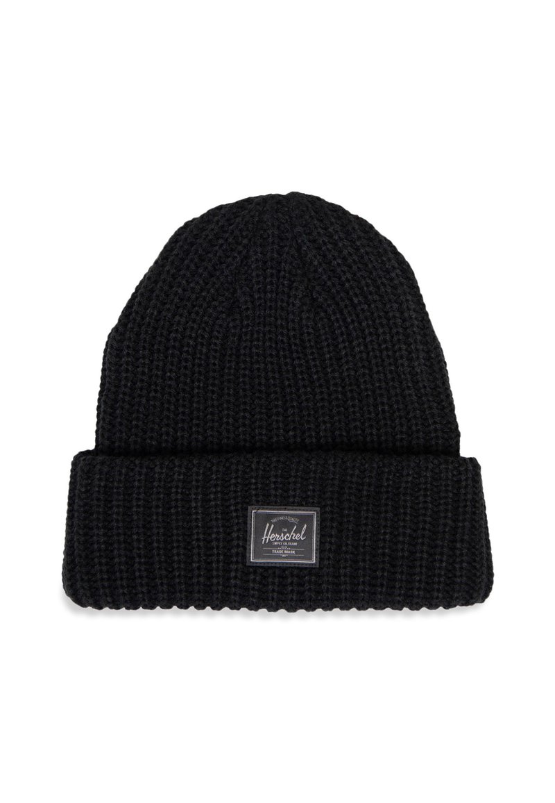 Gorro de punto negro con puño doblado, patrón texturizado y un pequeño parche rectangular con el logo en la parte frontal.