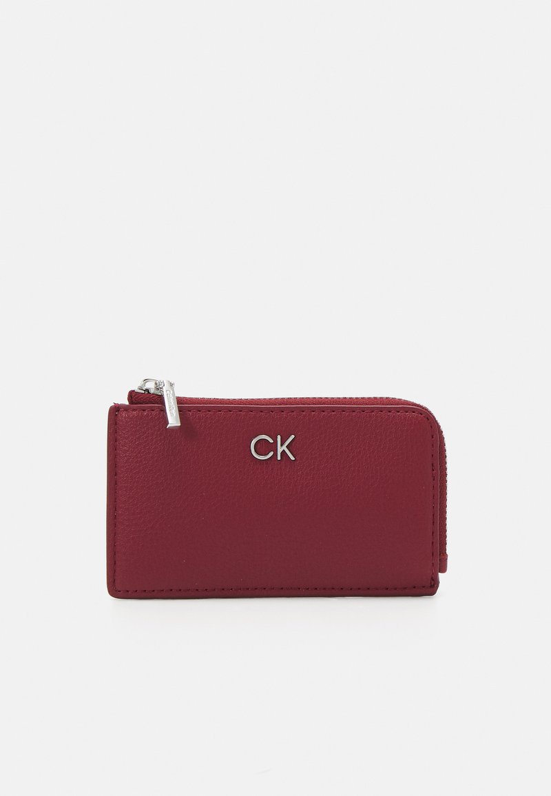 Calvin Klein DAILY ZIP CARDHOLDER CHAIN - Portofel - biking red