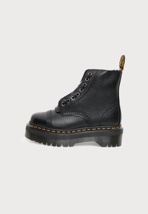 Dr. Martens, SINCLAIR FL JUNGLE BOOT BLACK MILLED NAPPA - Bottes de neige - black milled nappa