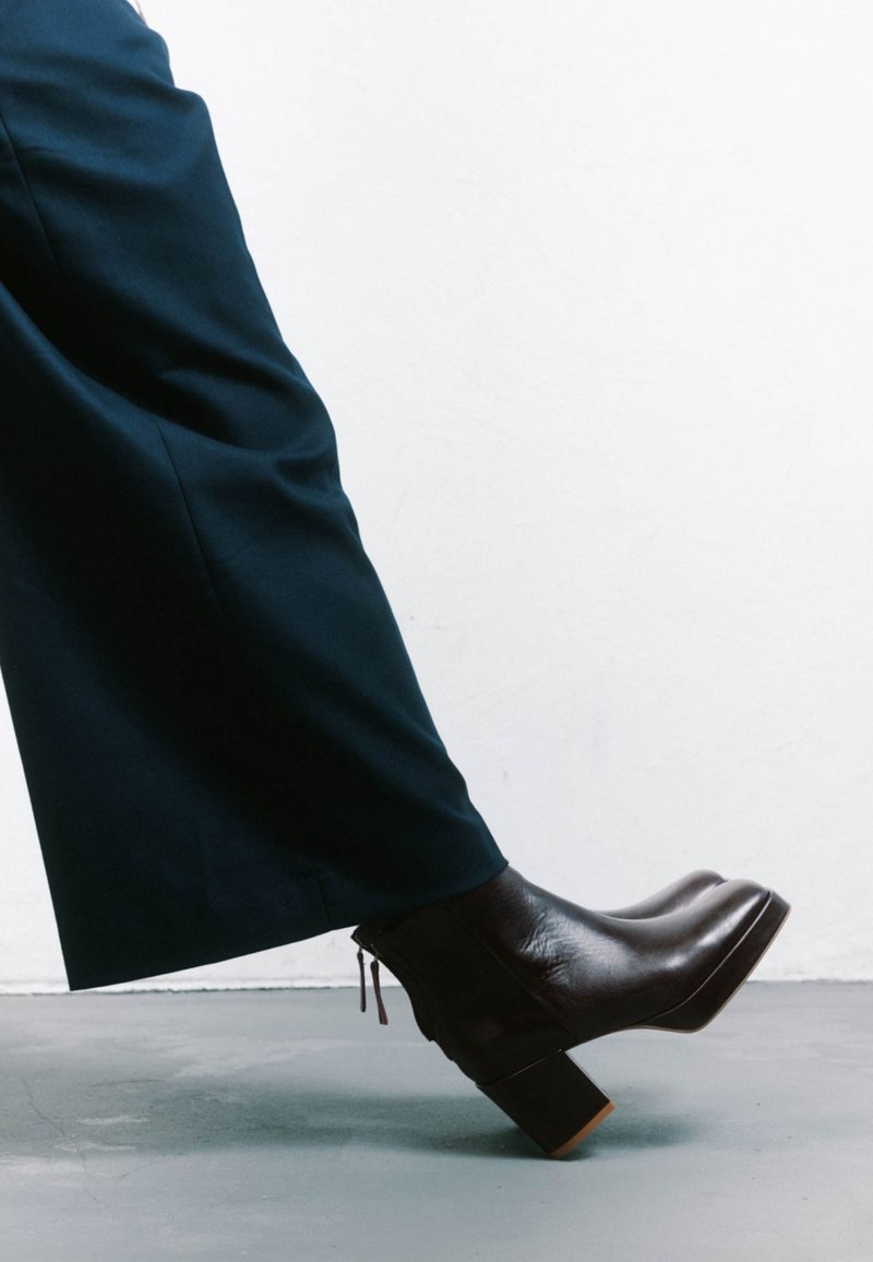 BALAGAN ELTON - Botines bajos - mahogany