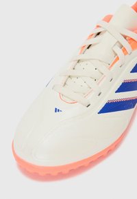adidas Performance COPA PURE UNISEX - Fotballsko for gress - off white/lucid blue/signal coral