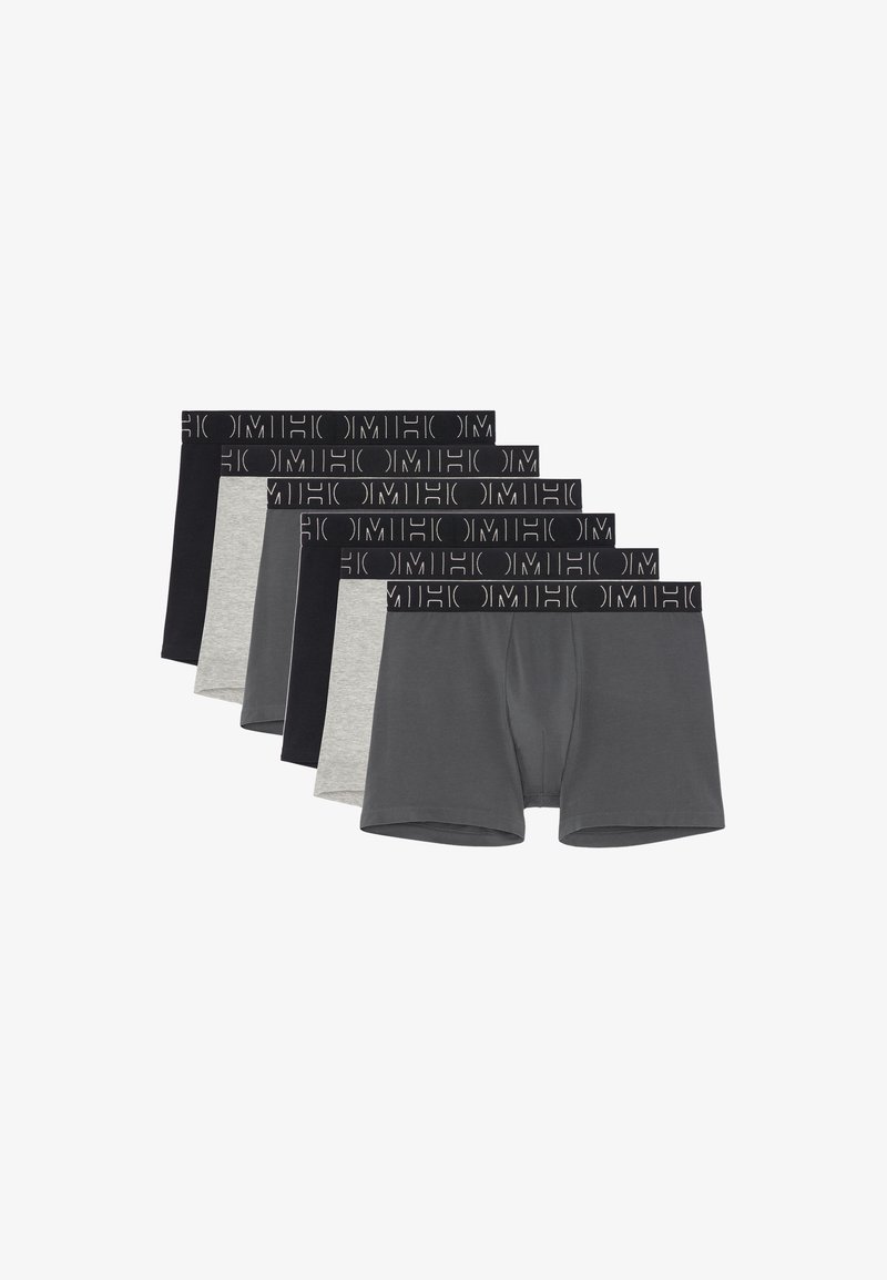 Confezione di sei boxer in nero, grigio scuro e grigio chiaro. Tessuto di cotone morbido con bande elastiche in vita con un motivo a logo.