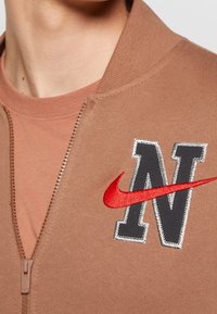 Nike Sportswear Tröja med dragkedja - brown