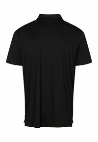 Tricou polo negru realizat dintr-un material neted și ușor. Are guler și mâneci scurte cu fante laterale la tiv pentru libertate de mișcare.