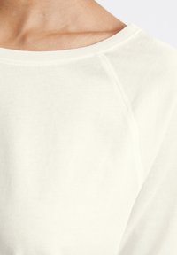 Marc O'Polo DENIM RAGLAN SLEEVES - Topper langermet - silky white