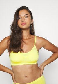 MAGIC Bodyfashion COMFORT BRA SPAGHETTI STRAPS - Corpete - blazing yellow