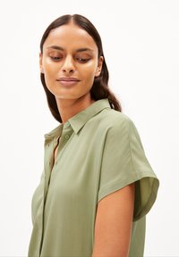 ARMEDANGELS LARISAANA - Hemdbluse - light matcha