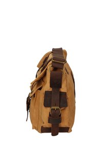 Borsa a tracolla in tela marrone con dettagli in pelle marrone scuro, chiusura a patta, tracolla regolabile e tasche laterali per riporre oggetti.