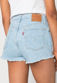 Levi's® 501® ORIGINAL - Calções de ganga - blue