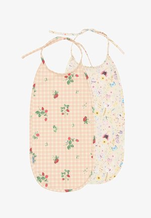 To stofbleer: den ene er lyserød ternet med røde jordbær, den anden er beige med et mønster af blomster og sommerfugle. Begge har halstropper.