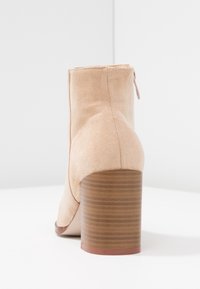 RAID Ankle Boot - nude