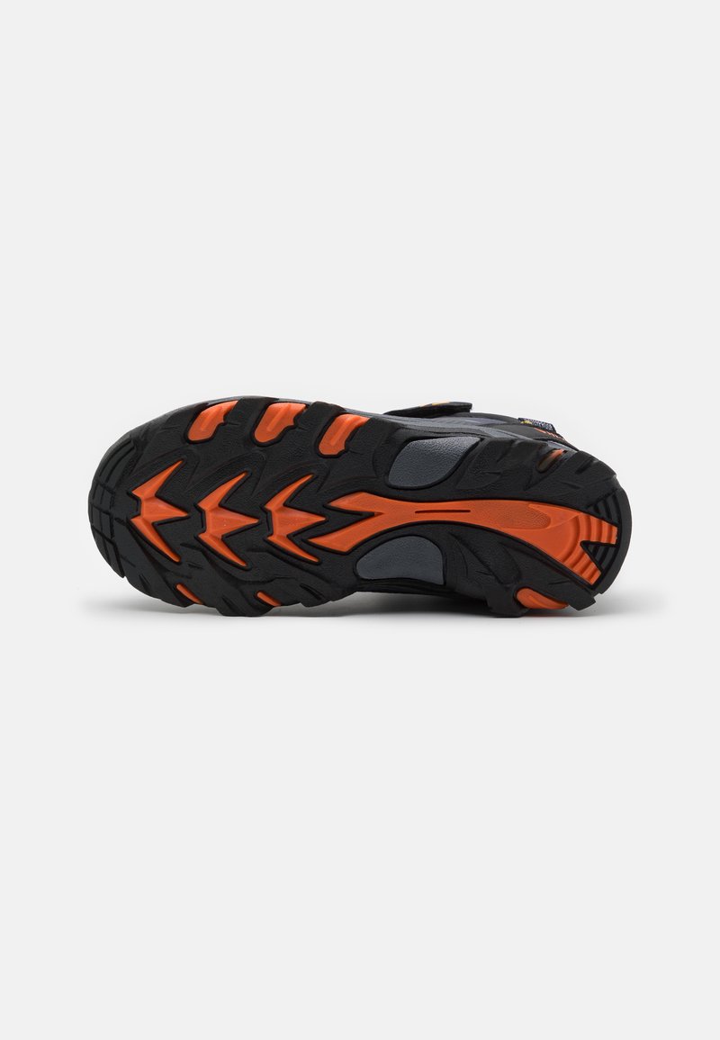 Hi-tec Blackout Mid Wp Jrg Chaussure De Marchefille En Chaussures