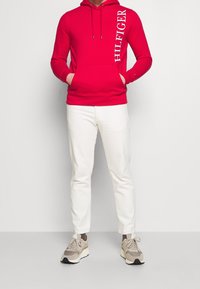 Tommy Hilfiger Jersey con capucha - red
