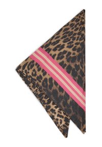 Tissu à imprimé léopard plié avec une bordure à trois bandes rose et beige sur fond blanc.