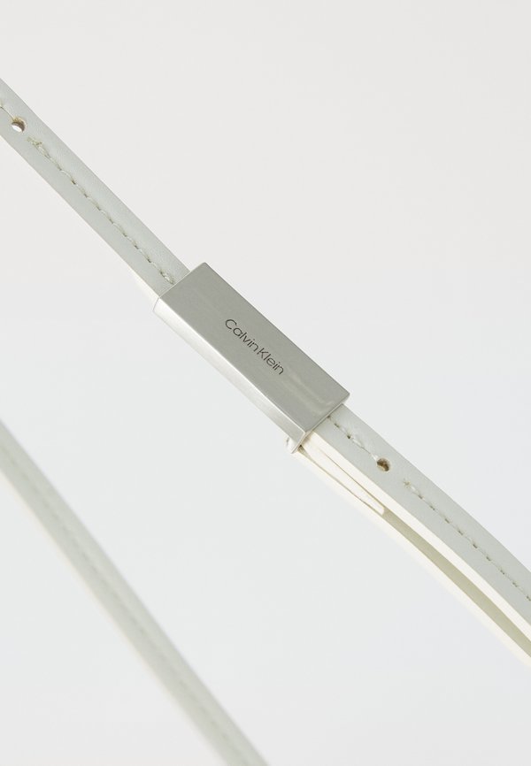 SQUARE CROSSBODY - Cross body bag - chalk4