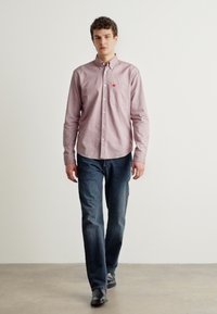HUGO EVITO - Vapaa-ajan kauluspaita - dark pink