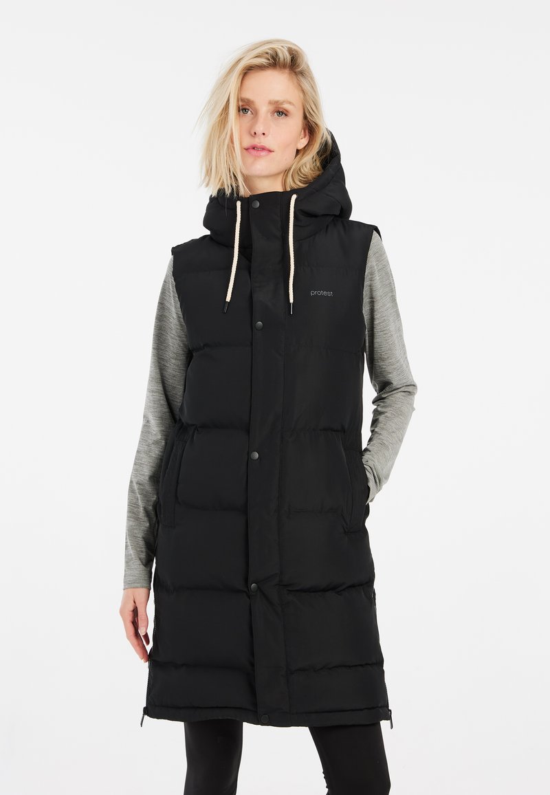 Schwarze gepolsterte Weste mit Kapuze, ausgestattet mit beigen Kordeln, vorderen Knöpfen und seitlichen Taschen. Hergestellt aus glattem Stoff mit einer leicht glänzenden Oberfläche.