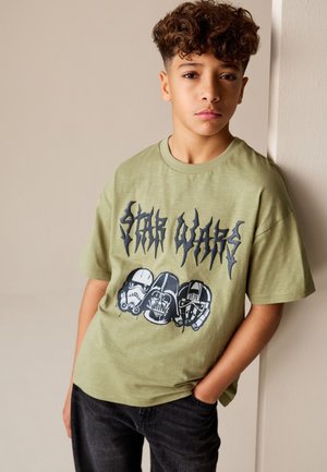 Next LICENSED STAR WARS - REGULAR FIT - T-shirts print - green