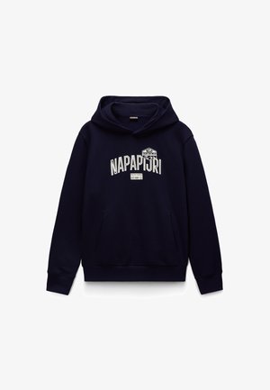Marineblå hettegenser laget av sweatshirtstoff, med en frontlomme og et logo-motiv i hvitt på brystet.
