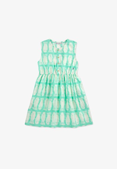 Ein ärmelloses, mintgrünes Kleid mit Fischmuster, das eine Knopfleiste vorne und einen gerafften Rock für einen entspannten Sitz aufweist.