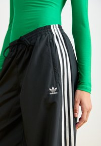 Thumbnail Image 7