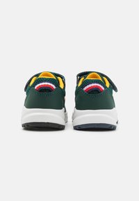 Tommy Hilfiger CONNOR UNISEX - Sneaker low - green/ochra