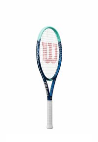 Raqueta de tenis Wilson, con un marco azul y acentos verde menta, un grip texturizado blanco y un logo rojo distintivo en las cuerdas.