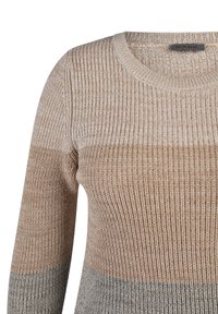 Gestrickter Pullover mit geripptem Muster und Farbverlaufstreifen in Beige, Taupe und Grau. Rundhalsausschnitt und lange Ärmel.
