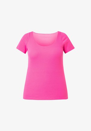 Jasnoróżowy damski top z krótkim rękawem i okrągłym dekoltem wykonany z prążkowanej tkaniny, przedstawiony na białym tle.