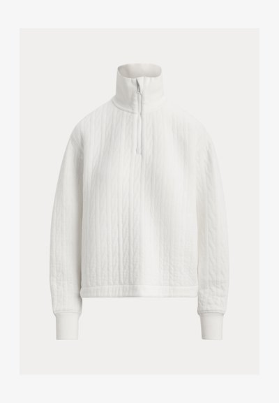 Λευκό πουλόβερ με μισή φερμουάρ, καπιτονέ, με ψηλό γιακά και ριμπ μανσέτες. Διαθέτει υφή με μοτίβο και απαλό ύφασμα για άνεση.