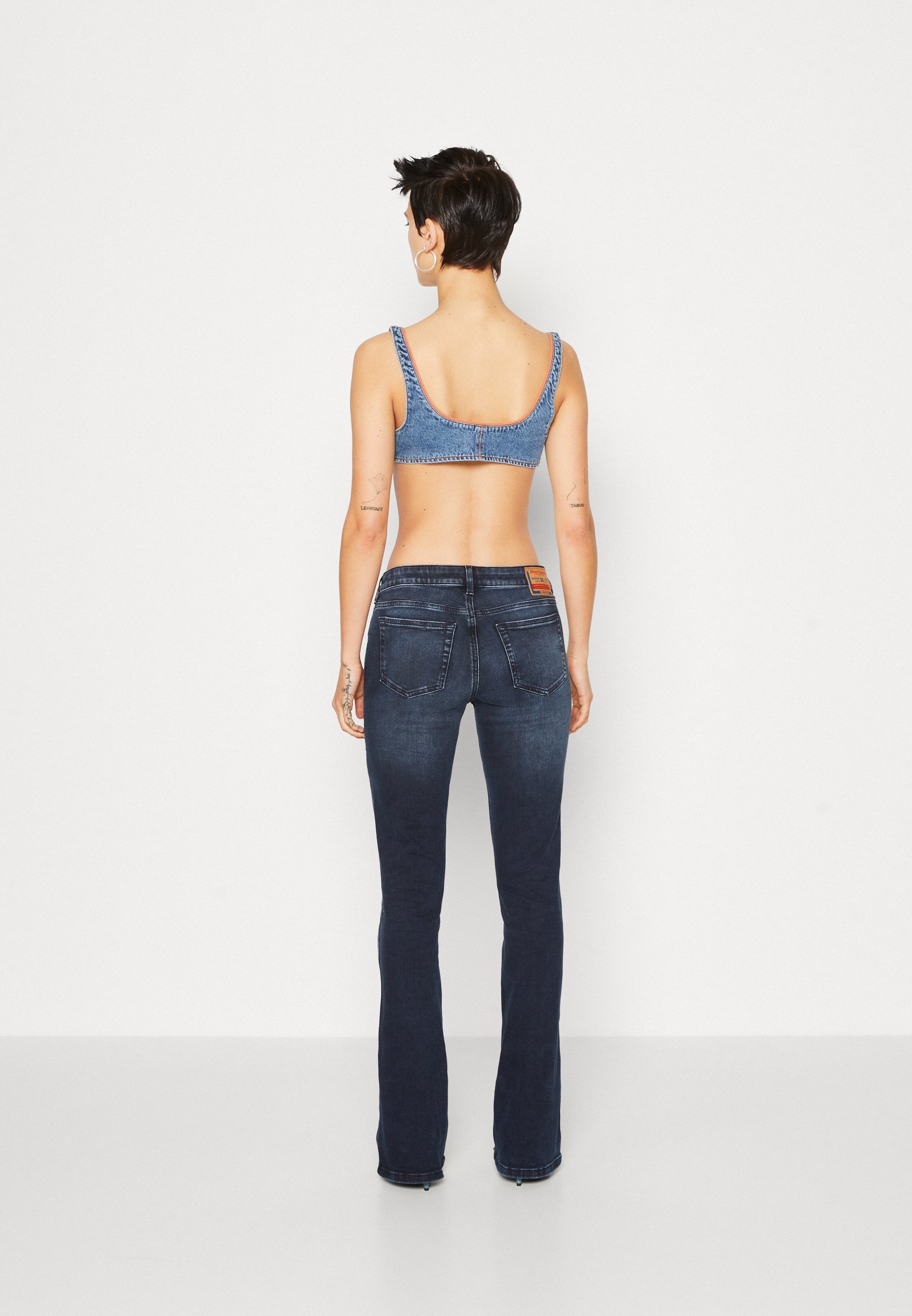 DIESEL 1969 D-EBBEY 25インチ DIESEL Jeansy bootcut 1969 D-EBBEY kolor 01
