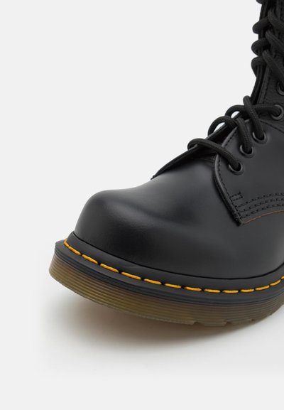 MM6 Maison Margiela 10 EYE TWISTED AND REIMAGINED - Stivaletti con plateau - black