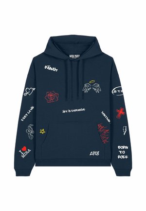 Hoodie marine avec divers designs brodés colorés, y compris une rose, des ailes d'ange et des éléments de texte. Poche kangourou à l'avant.
