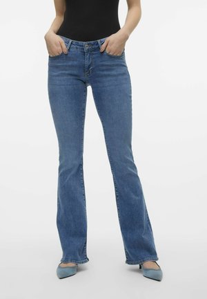 VMSIGI  - Flared Jeans - medium blue denim