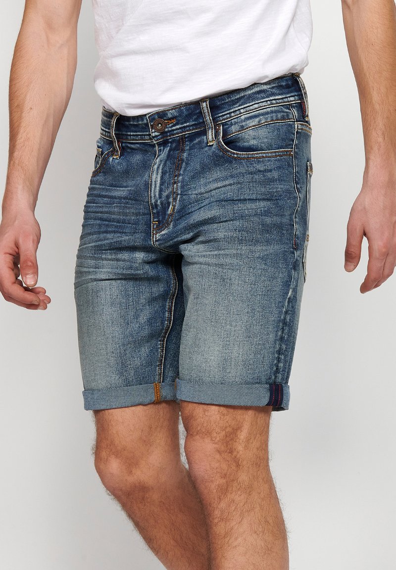 Koroshi - STRECTH REGULAR FIT BERMUDA - Shorts di jeans - azul cl light blue, Ingrandire