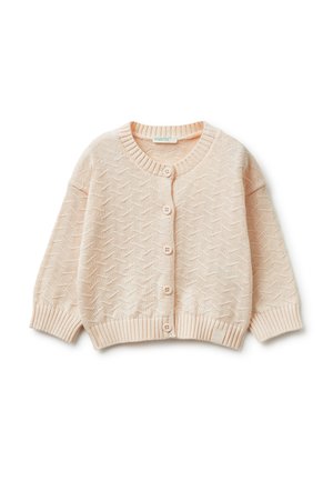 Cardigan per bambini color pesca chiaro lavorato a maglia con cinque bottoni frontali, colletto, polsini e orlo a coste, e motivo a zigzag testurizzato.