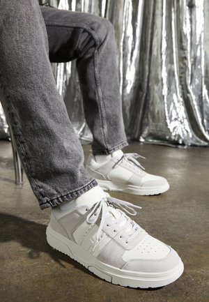 Tommy Jeans THE BROOKLYN - Trainers - light cast